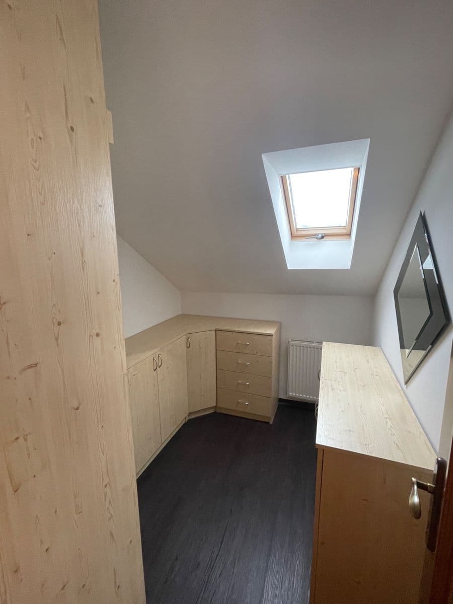 Pronájem domu 400 m², pozemek 2.000 m², Roblín, Středočeský kraj Pronájem domu 400 m², pozemek 2.000 m², Roblín, Středočeský kraj