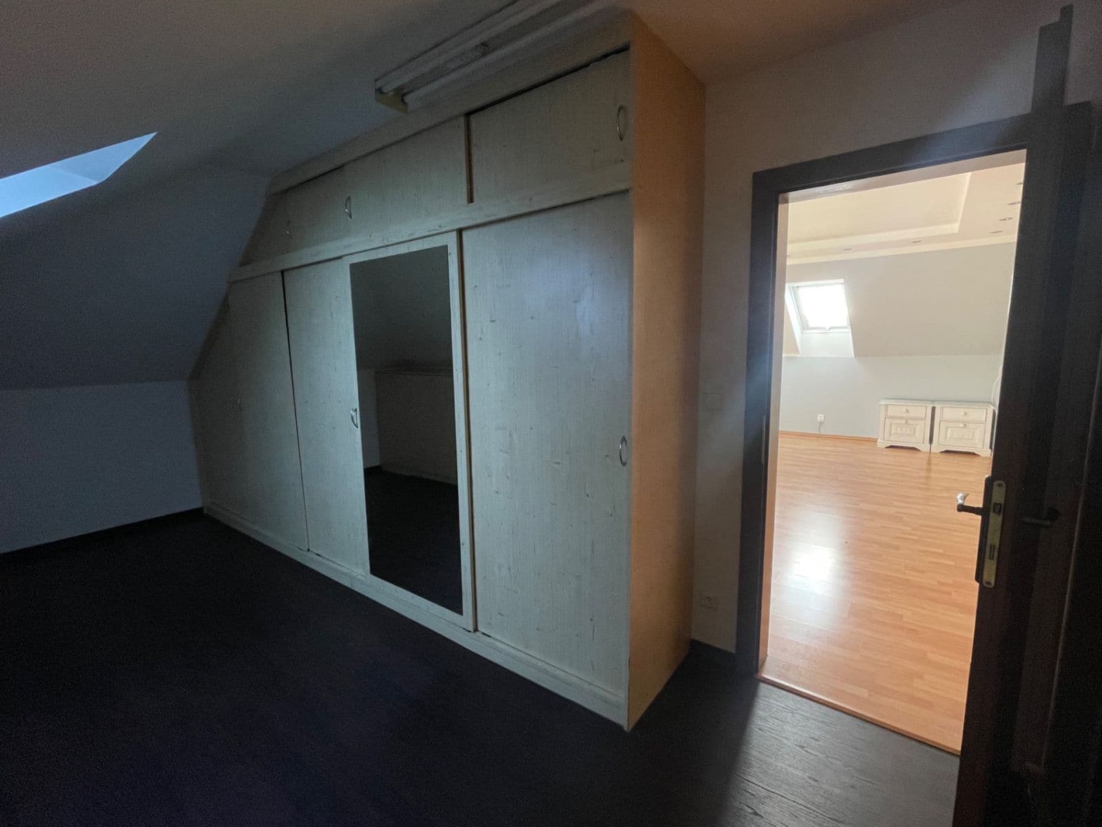 Pronájem domu 400 m², pozemek 2.000 m², Roblín, Středočeský kraj Pronájem domu 400 m², pozemek 2.000 m², Roblín, Středočeský kraj