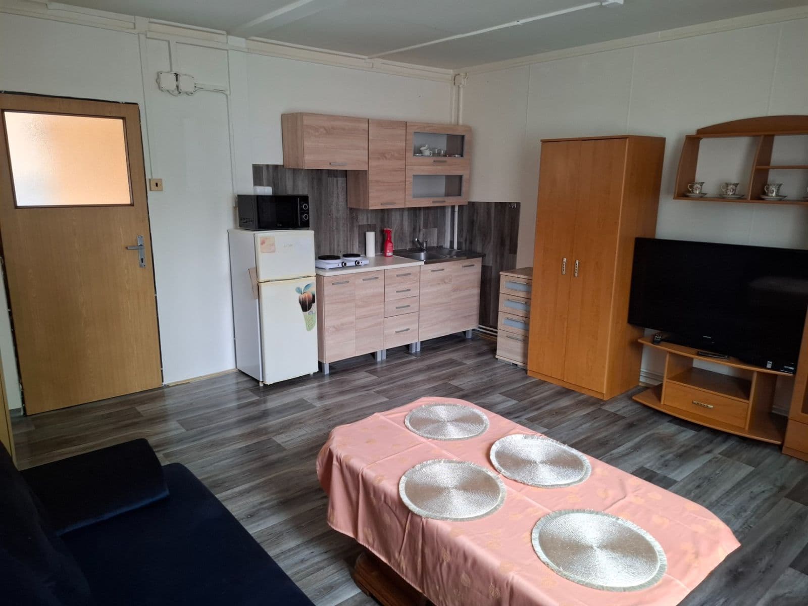 Pronájem bytu 1+kk 27 m², Hornická, Jinočany, Středočeský kraj Pronájem bytu 1+kk 27 m², Hornická, Jinočany, Středočeský kraj