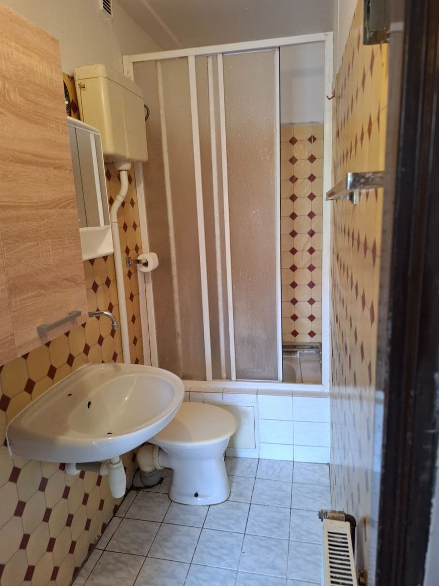 Pronájem bytu 1+kk 27 m², Hornická, Jinočany, Středočeský kraj Pronájem bytu 1+kk 27 m², Hornická, Jinočany, Středočeský kraj