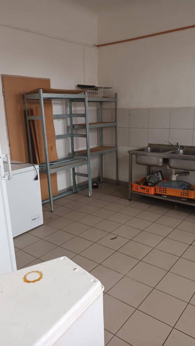 Pronájem nebytového prostoru 450 m², Střelniční, Frenštát pod Radhoštěm, Moravskoslezský kraj Pronájem nebytového prostoru 450 m², Střelniční, Frenštát pod Radhoštěm, Moravskoslezský kraj