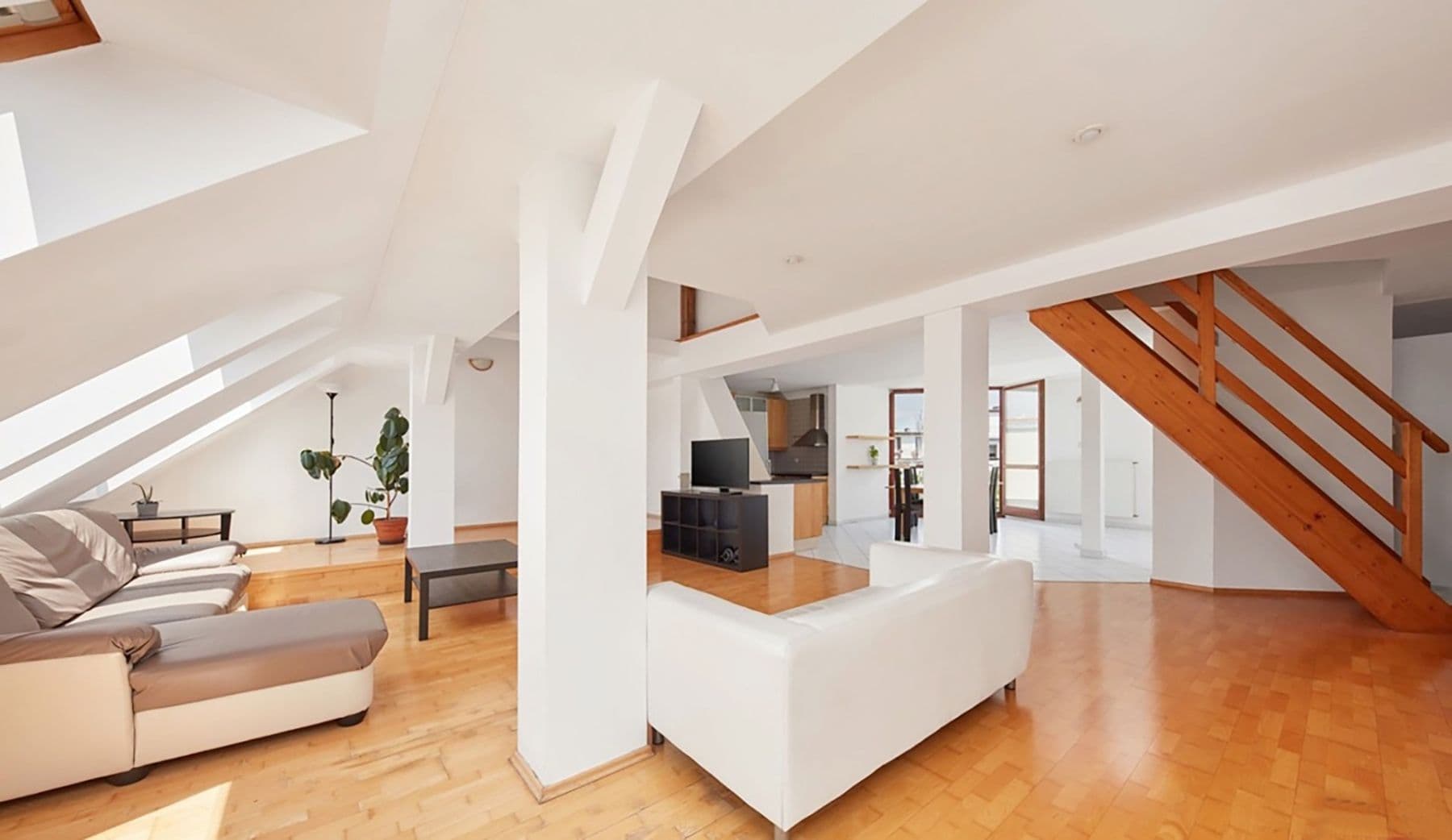 Pronájem bytu 3+kk 205 m², Mojmírova, Praha, Praha Pronájem bytu 3+kk 205 m², Mojmírova, Praha, Praha