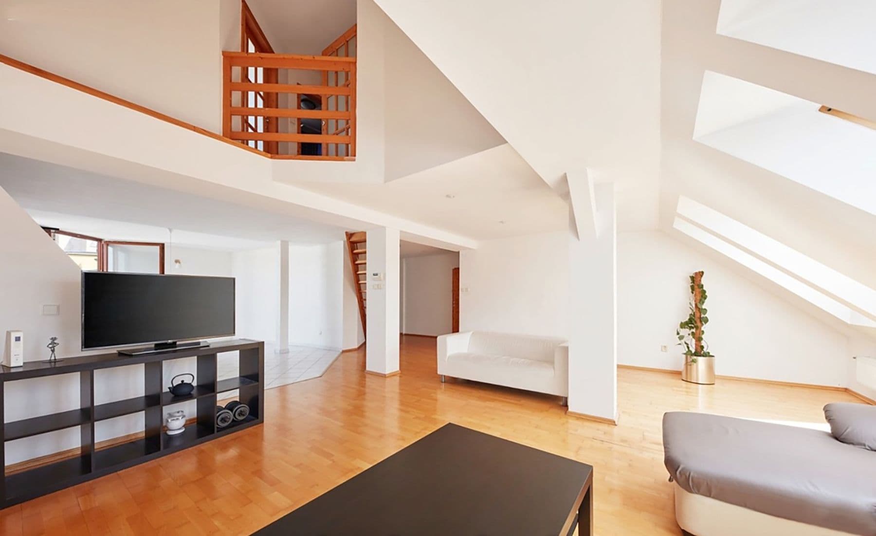 Pronájem bytu 3+kk 205 m², Mojmírova, Praha, Praha Pronájem bytu 3+kk 205 m², Mojmírova, Praha, Praha