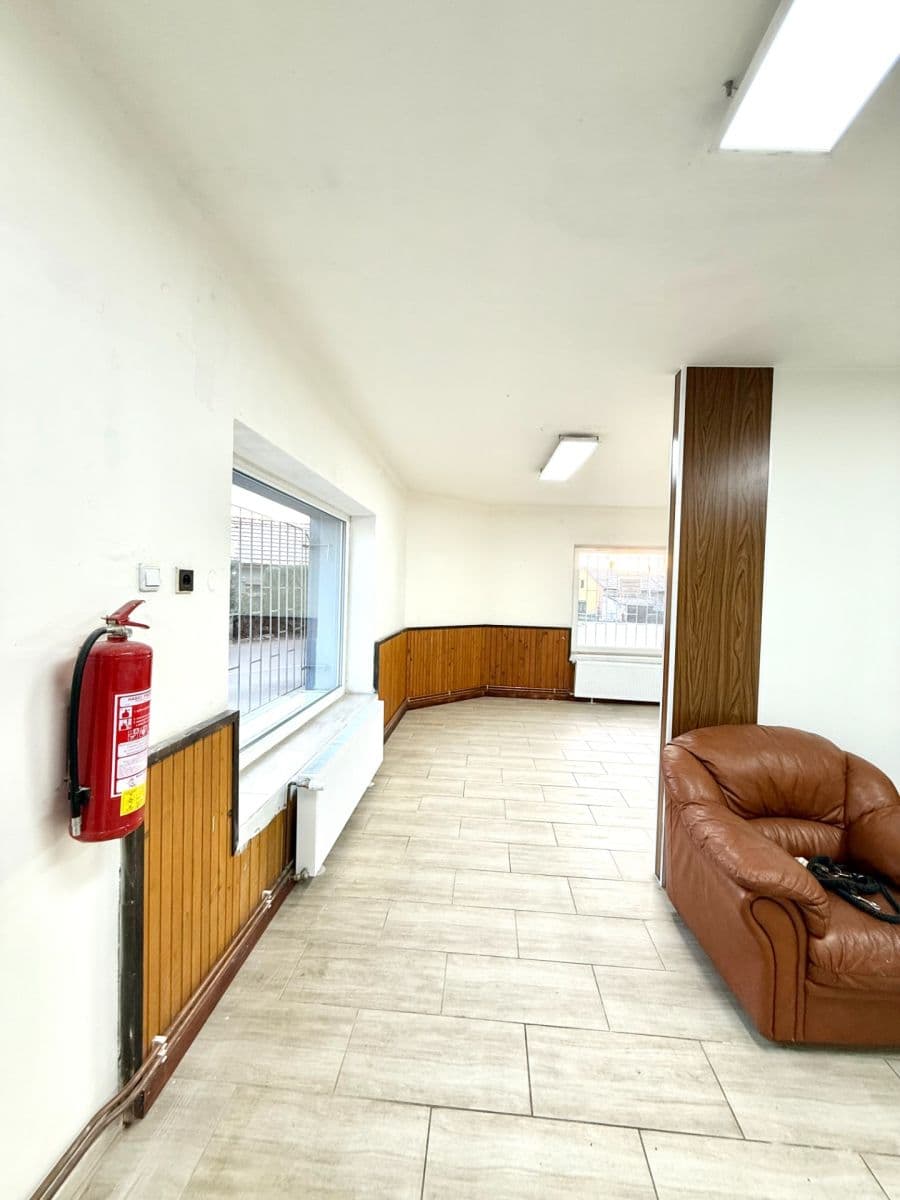 Pronájem domu 140 m², pozemek 50 m², Mělnická, Tišice, Středočeský kraj Pronájem domu 140 m², pozemek 50 m², Mělnická, Tišice, Středočeský kraj