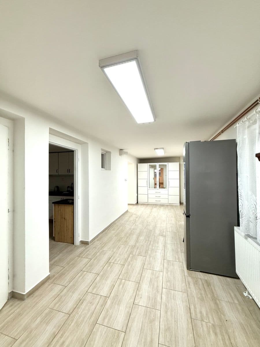 Pronájem domu 140 m², pozemek 50 m², Mělnická, Tišice, Středočeský kraj Pronájem domu 140 m², pozemek 50 m², Mělnická, Tišice, Středočeský kraj