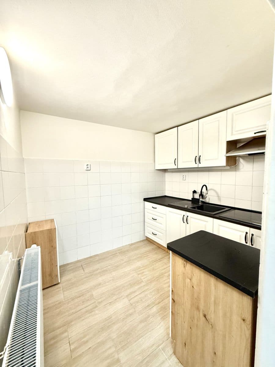 Pronájem domu 140 m², pozemek 50 m², Mělnická, Tišice, Středočeský kraj Pronájem domu 140 m², pozemek 50 m², Mělnická, Tišice, Středočeský kraj