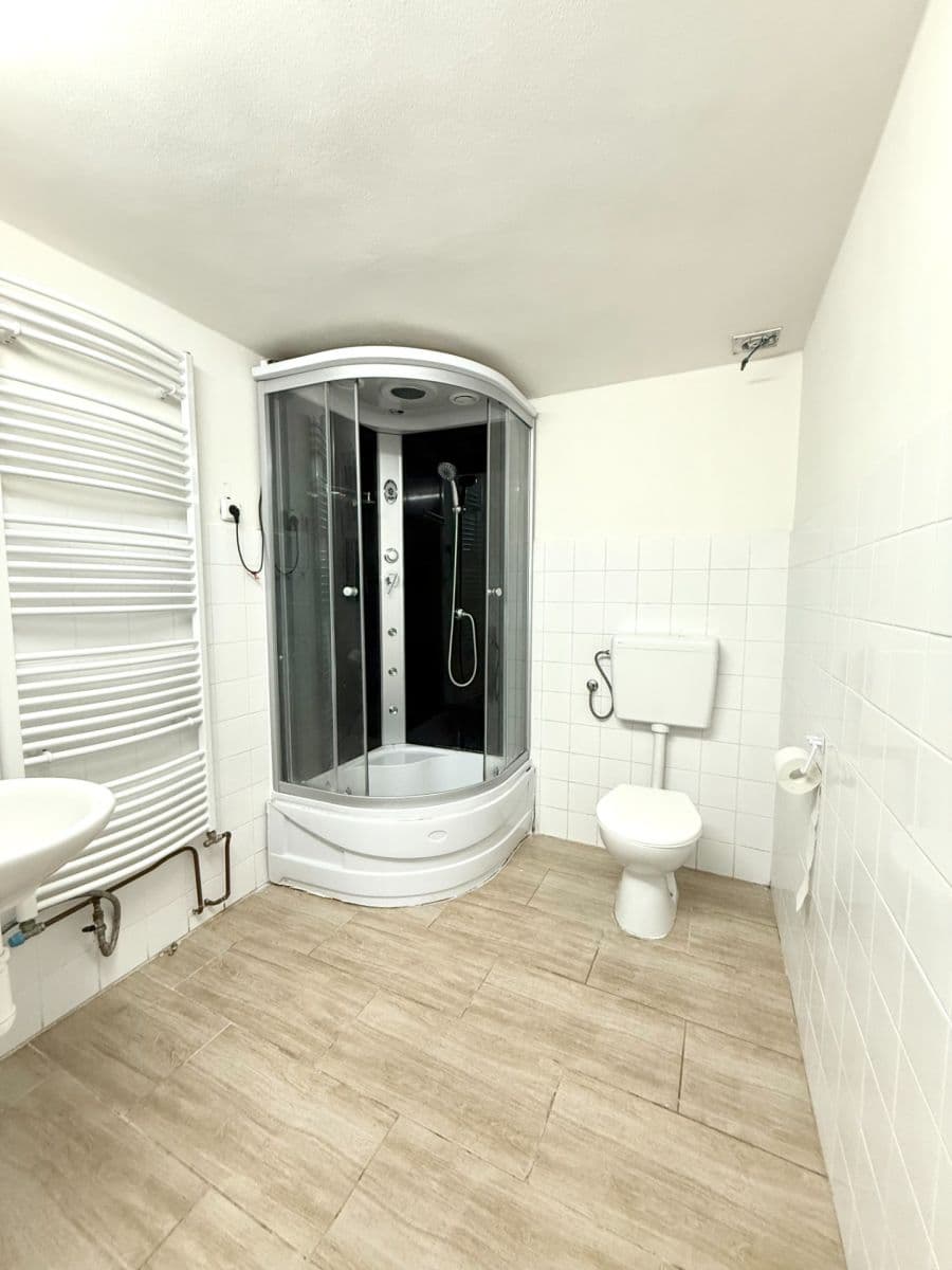 Pronájem domu 140 m², pozemek 50 m², Mělnická, Tišice, Středočeský kraj Pronájem domu 140 m², pozemek 50 m², Mělnická, Tišice, Středočeský kraj