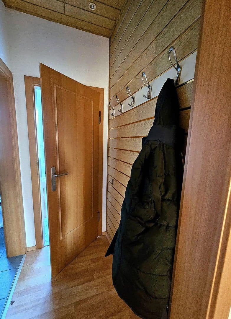 Pronájem bytu 4+1 83 m², Ernst-Thälmann-Str 9, Böhlen, Sasko Pronájem bytu 4+1 83 m², Ernst-Thälmann-Str 9, Böhlen, Sasko