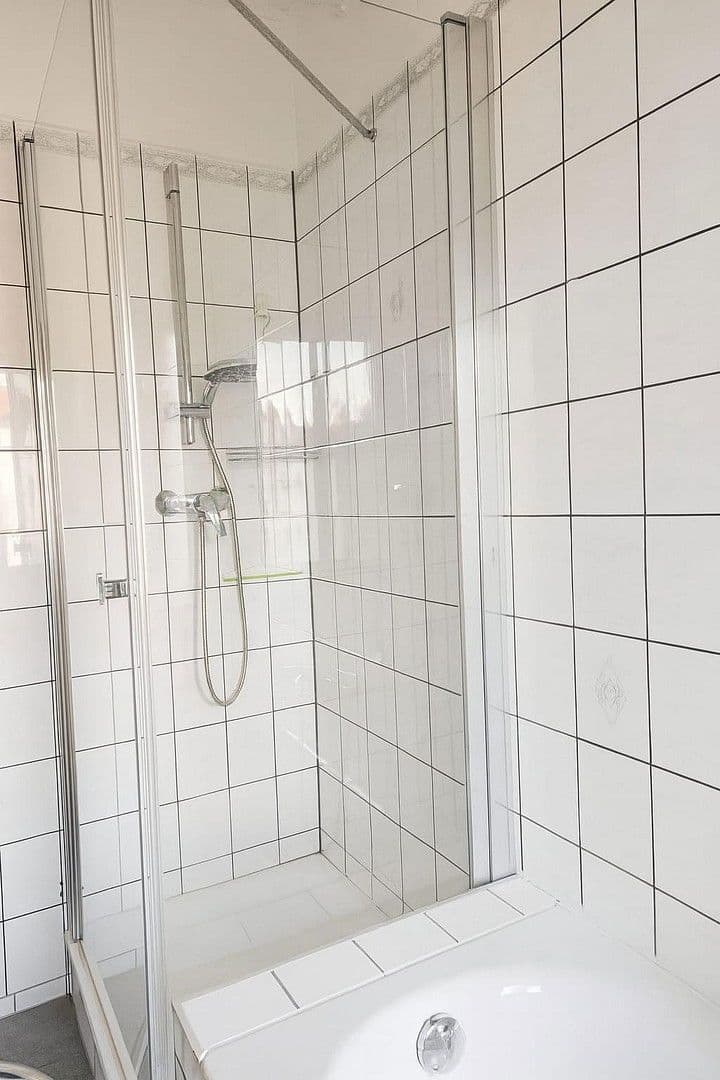 Pronájem bytu 4+1 83 m², Ernst-Thälmann-Str 9, Böhlen, Sasko Pronájem bytu 4+1 83 m², Ernst-Thälmann-Str 9, Böhlen, Sasko