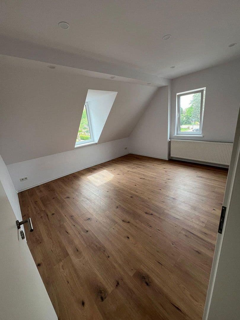 Pronájem bytu 4+1 91 m², Rathausstraße 7, Hockenheim, Bádensko-Württembersko Pronájem bytu 4+1 91 m², Rathausstraße 7, Hockenheim, Bádensko-Württembersko