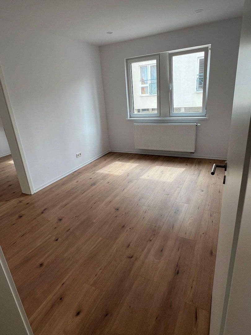 Pronájem bytu 4+1 91 m², Rathausstraße 7, Hockenheim, Bádensko-Württembersko Pronájem bytu 4+1 91 m², Rathausstraße 7, Hockenheim, Bádensko-Württembersko