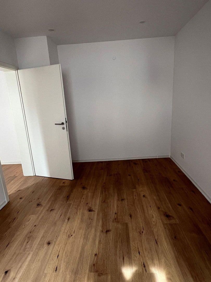 Pronájem bytu 4+1 91 m², Rathausstraße 7, Hockenheim, Bádensko-Württembersko Pronájem bytu 4+1 91 m², Rathausstraße 7, Hockenheim, Bádensko-Württembersko