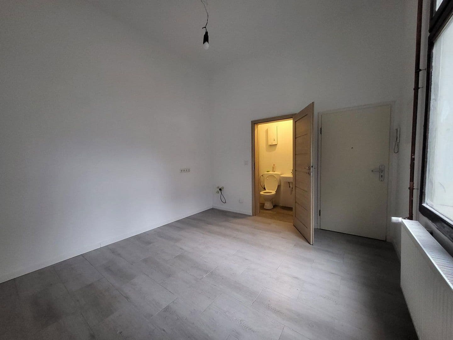 Pronájem bytu 1+1 20 m², Friedrich-Ebert-Str. 168a, Wuppertal, Severní Porýní-Vestfálsko Pronájem bytu 1+1 20 m², Friedrich-Ebert-Str. 168a, Wuppertal, Severní Porýní-Vestfálsko