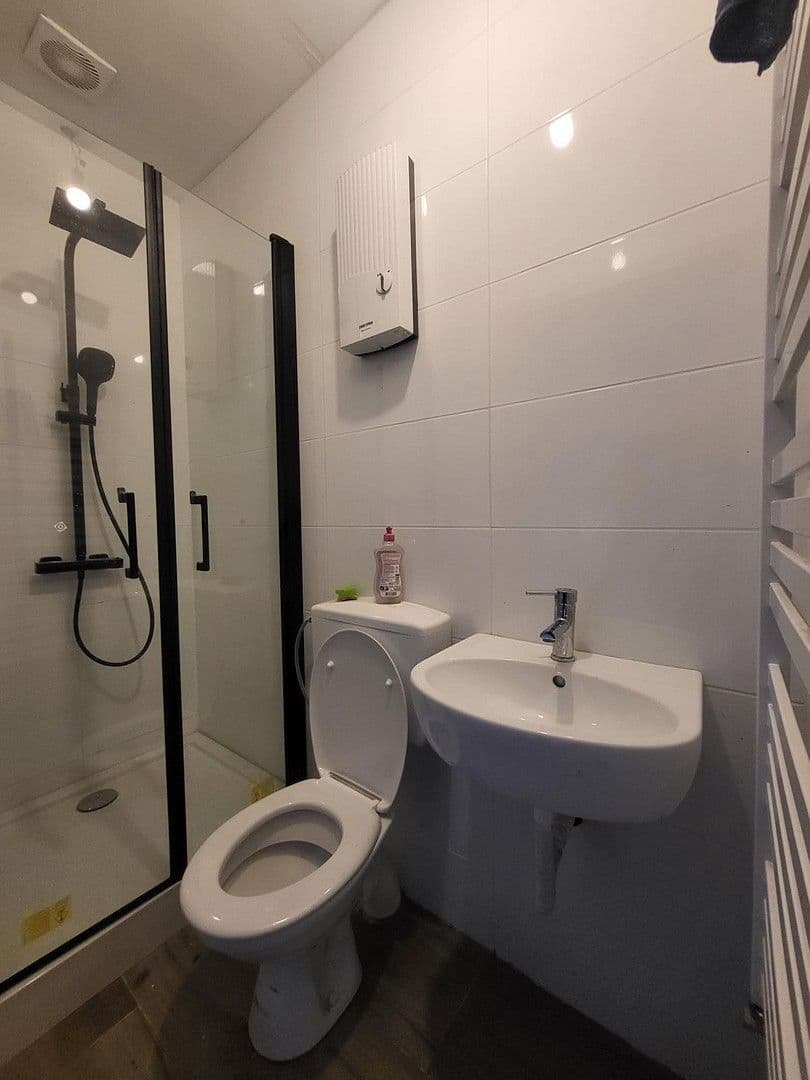 Pronájem bytu 1+1 20 m², Friedrich-Ebert-Str. 168a, Wuppertal, Severní Porýní-Vestfálsko Pronájem bytu 1+1 20 m², Friedrich-Ebert-Str. 168a, Wuppertal, Severní Porýní-Vestfálsko