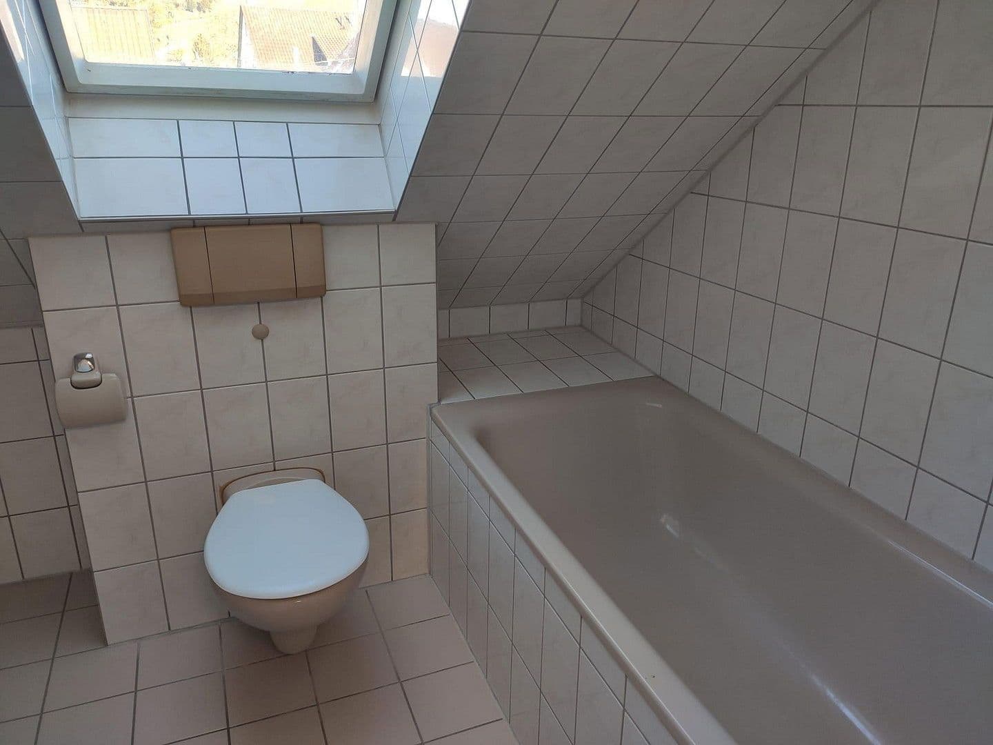 Pronájem bytu 1+1 20 m², Bergstaffelstraße 4, Stuttgart, Bádensko-Württembersko Pronájem bytu 1+1 20 m², Bergstaffelstraße 4, Stuttgart, Bádensko-Württembersko