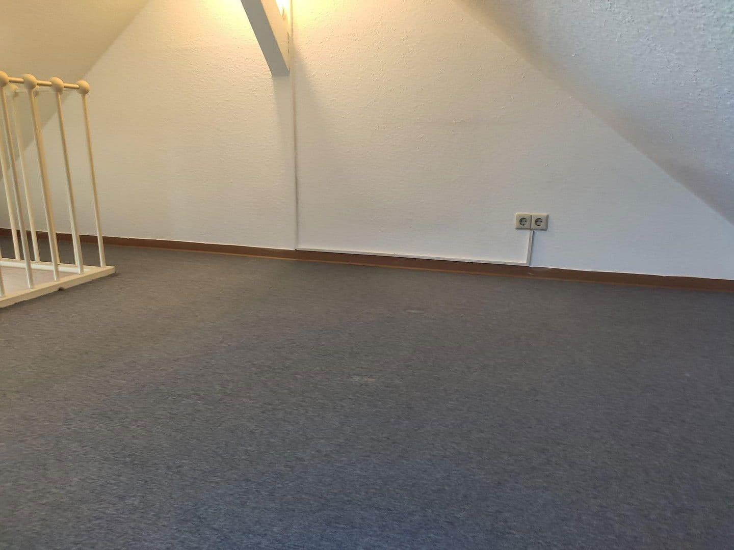 Pronájem bytu 1+1 20 m², Bergstaffelstraße 4, Stuttgart, Bádensko-Württembersko Pronájem bytu 1+1 20 m², Bergstaffelstraße 4, Stuttgart, Bádensko-Württembersko