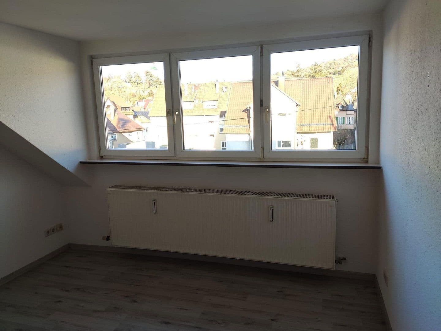 Pronájem bytu 1+1 20 m², Bergstaffelstraße 4, Stuttgart, Bádensko-Württembersko Pronájem bytu 1+1 20 m², Bergstaffelstraße 4, Stuttgart, Bádensko-Württembersko