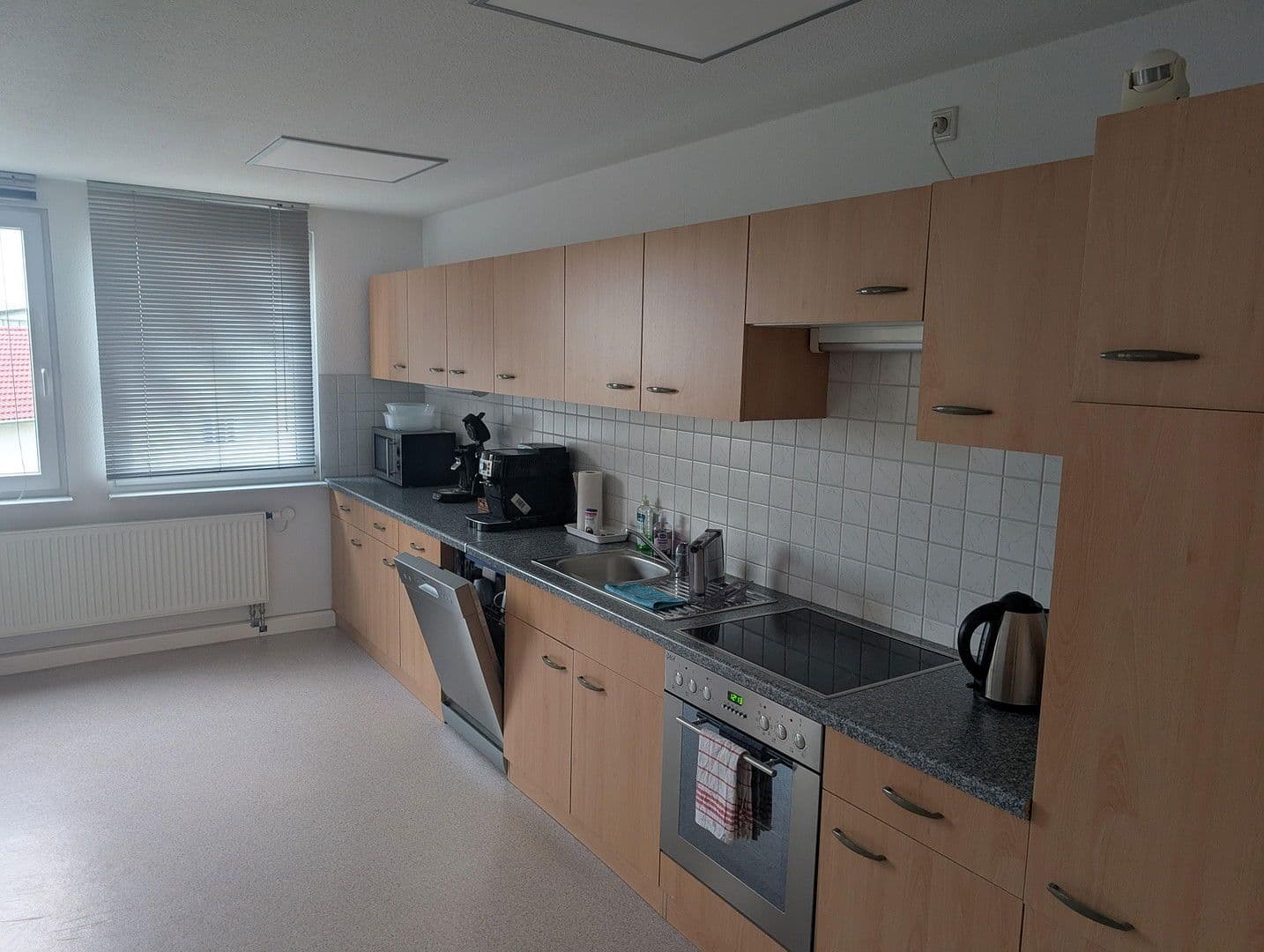 Pronájem kanceláře 222 m², Engelsdorfer Str. 373, Leipzig, Sasko Pronájem kanceláře 222 m², Engelsdorfer Str. 373, Leipzig, Sasko