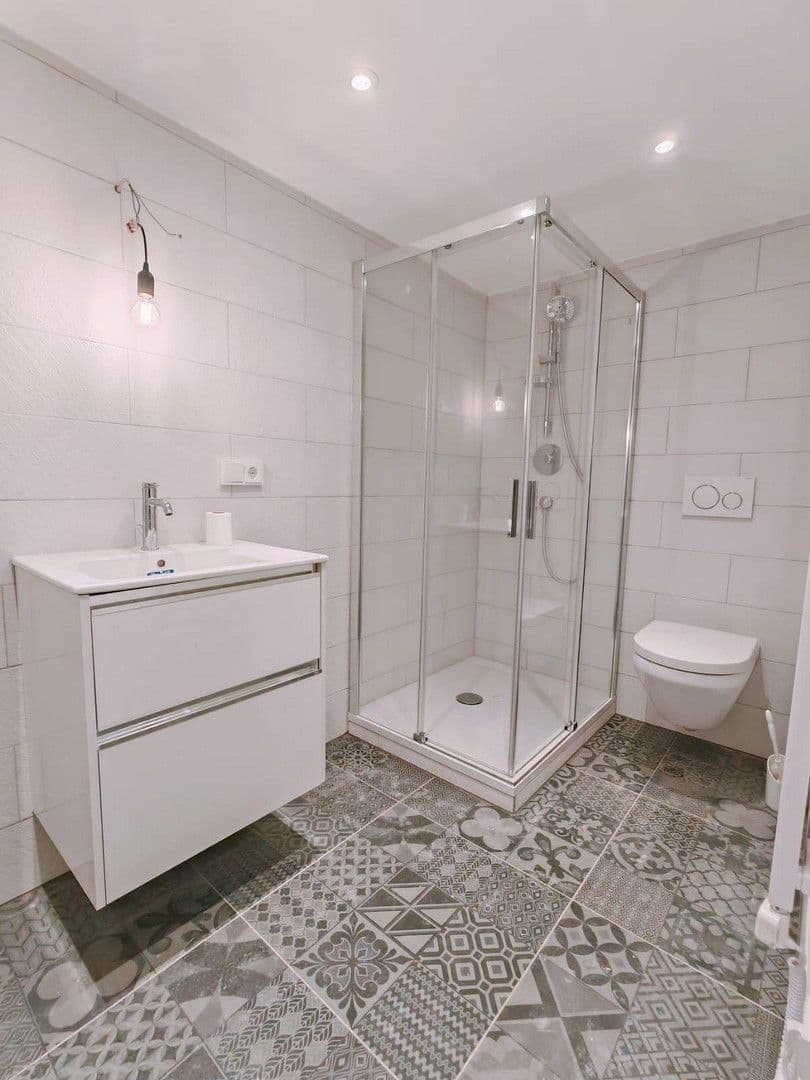 Prodej domu 130 m², pozemek 2.678 m², Manthalstr. 2, Berg, Bavorsko Prodej domu 130 m², pozemek 2.678 m², Manthalstr. 2, Berg, Bavorsko