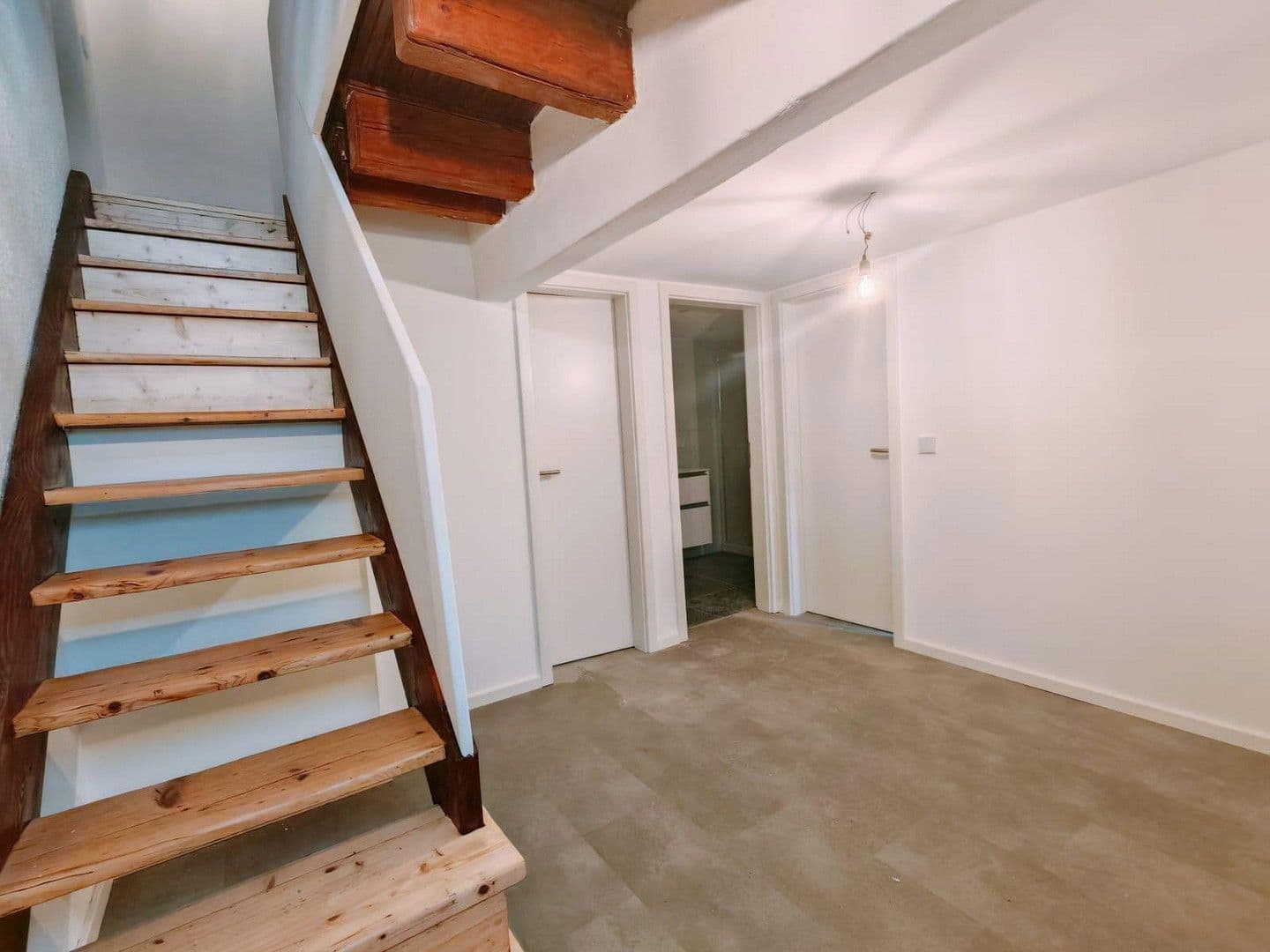 Prodej domu 130 m², pozemek 2.678 m², Manthalstr. 2, Berg, Bavorsko Prodej domu 130 m², pozemek 2.678 m², Manthalstr. 2, Berg, Bavorsko