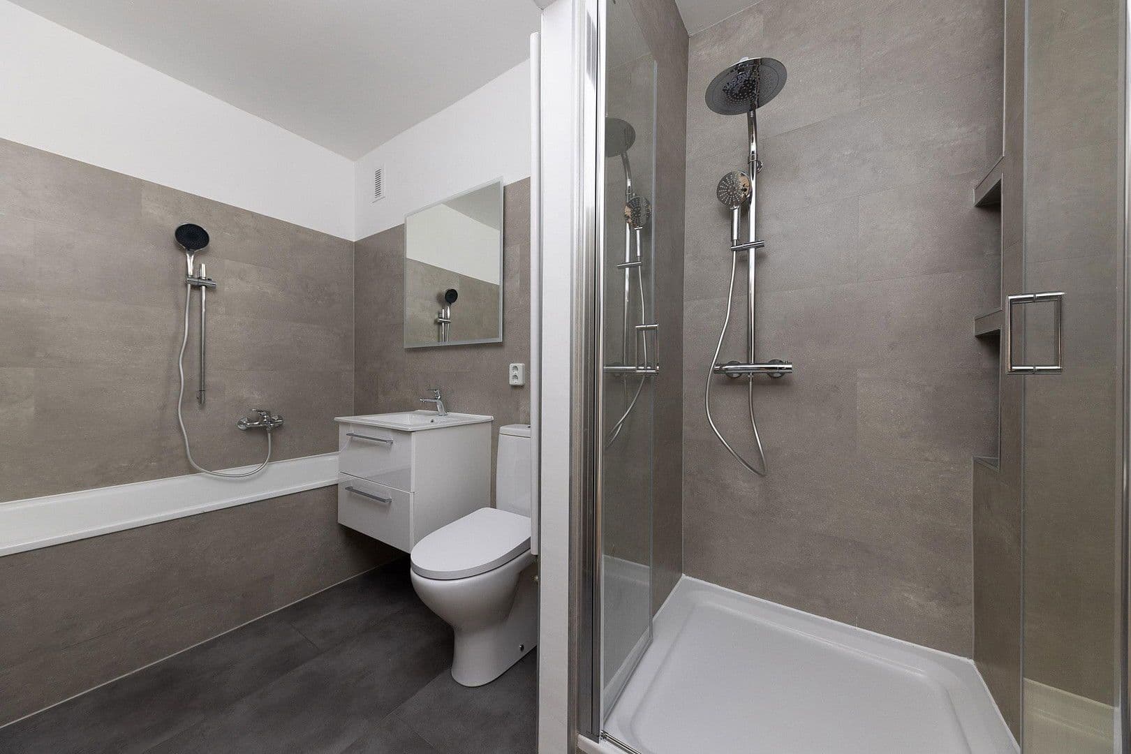 Pronájem bytu 3+1 90 m², Rotfuchsstraße 19, Leipzig, Sasko Pronájem bytu 3+1 90 m², Rotfuchsstraße 19, Leipzig, Sasko