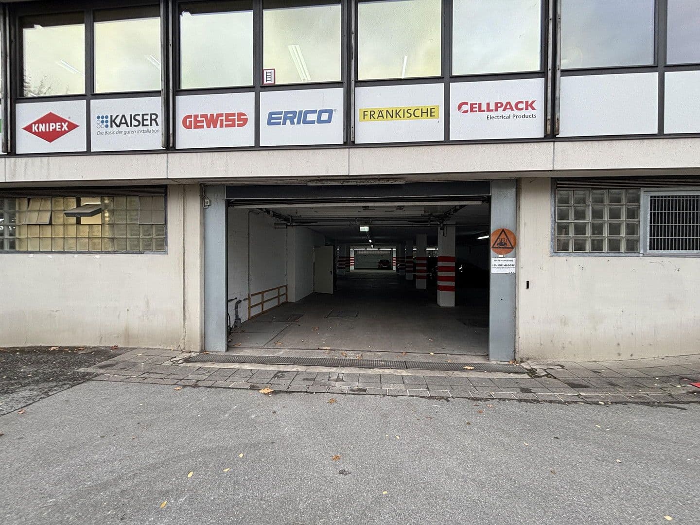 Pronájem nebytového prostoru 285 m², Münsterstrasse 330, Düsseldorf, Severní Porýní-Vestfálsko Pronájem nebytového prostoru 285 m², Münsterstrasse 330, Düsseldorf, Severní Porýní-Vestfálsko