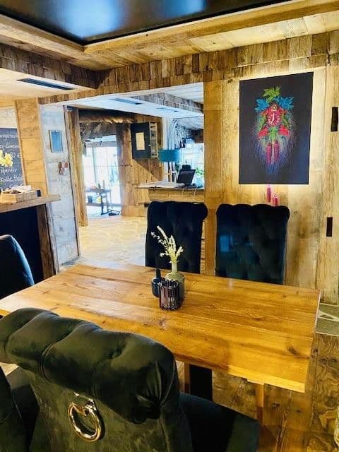 Prodej nebytového prostoru 1.100 m², Hauptstraße 40, Klettgau, Bádensko-Württembersko Prodej nebytového prostoru 1.100 m², Hauptstraße 40, Klettgau, Bádensko-Württembersko