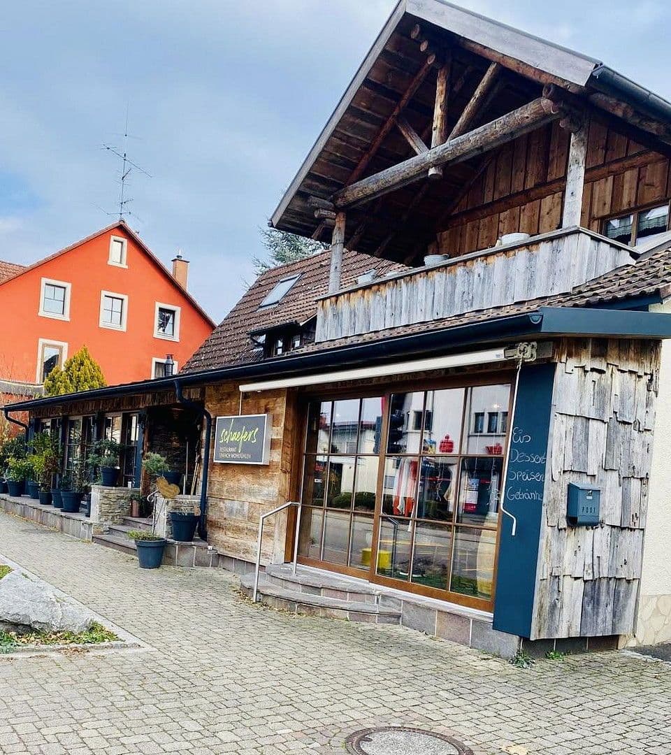 Prodej nebytového prostoru 1.100 m², Hauptstraße 40, Klettgau, Bádensko-Württembersko Prodej nebytového prostoru 1.100 m², Hauptstraße 40, Klettgau, Bádensko-Württembersko