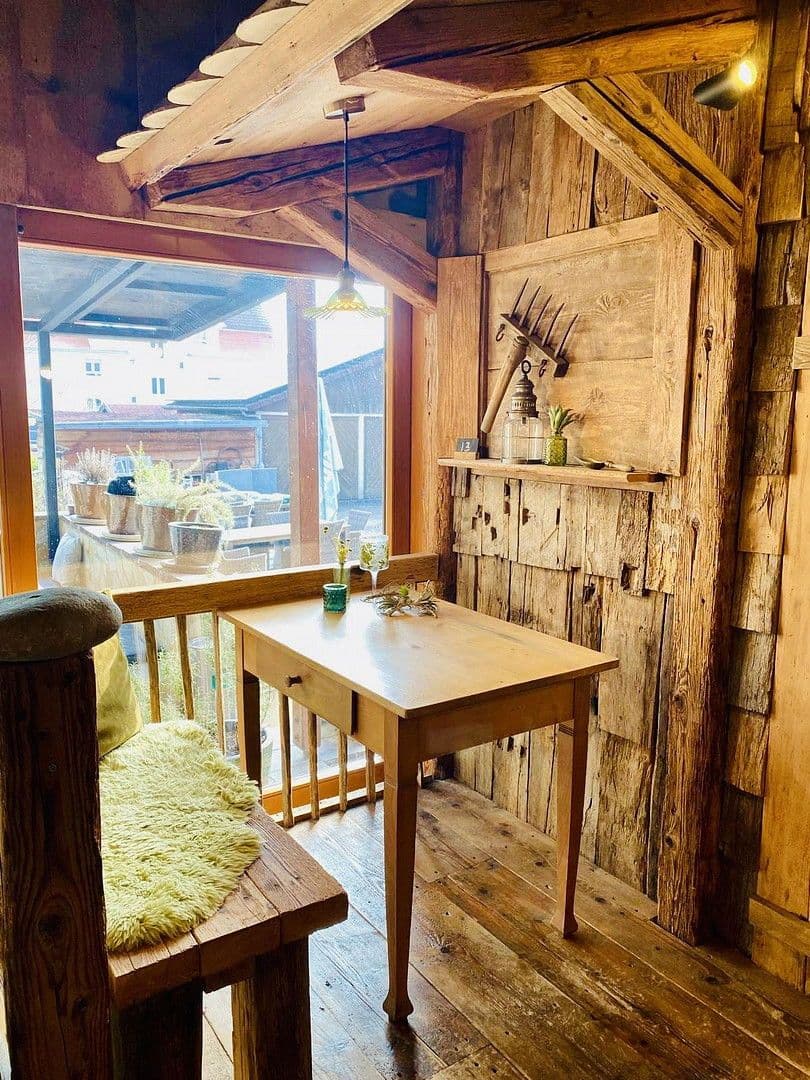 Prodej nebytového prostoru 1.100 m², Hauptstraße 40, Klettgau, Bádensko-Württembersko Prodej nebytového prostoru 1.100 m², Hauptstraße 40, Klettgau, Bádensko-Württembersko