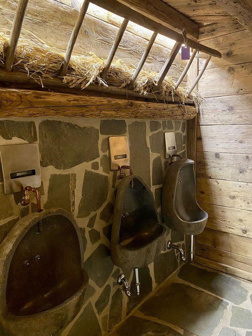 Prodej nebytového prostoru 1.100 m², Hauptstraße 40, Klettgau, Bádensko-Württembersko Prodej nebytového prostoru 1.100 m², Hauptstraße 40, Klettgau, Bádensko-Württembersko