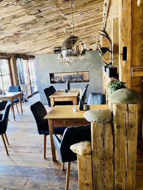 Prodej nebytového prostoru 1.100 m², Hauptstraße 40, Klettgau, Bádensko-Württembersko Prodej nebytového prostoru 1.100 m², Hauptstraße 40, Klettgau, Bádensko-Württembersko