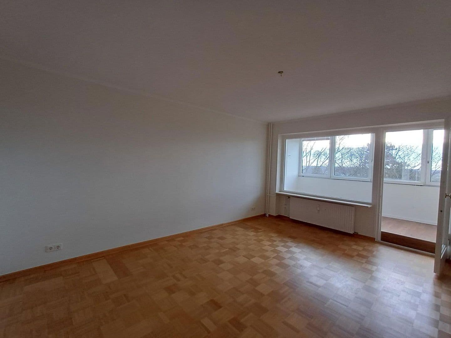Pronájem bytu 2+1 64 m², Nordbahnhofstr. 27, Husum, Šlesvicko-Holštýnsko Pronájem bytu 2+1 64 m², Nordbahnhofstr. 27, Husum, Šlesvicko-Holštýnsko
