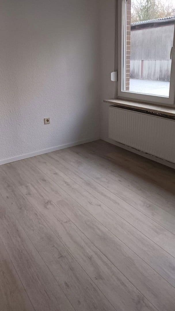 Pronájem domu 120 m², pozemek 1.300 m², Wiefelstede, Dolní Sasko Pronájem domu 120 m², pozemek 1.300 m², Wiefelstede, Dolní Sasko