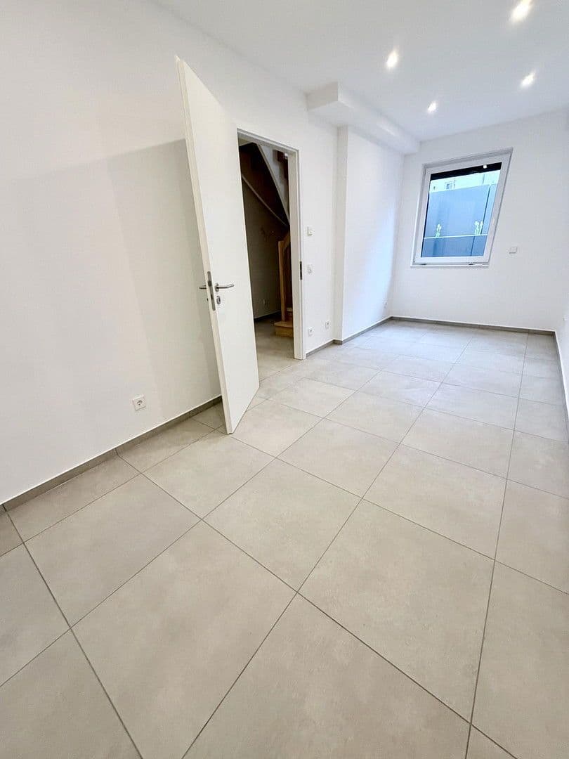 Pronájem domu 145 m², pozemek 30 m², Idstein, Hessen Pronájem domu 145 m², pozemek 30 m², Idstein, Hessen