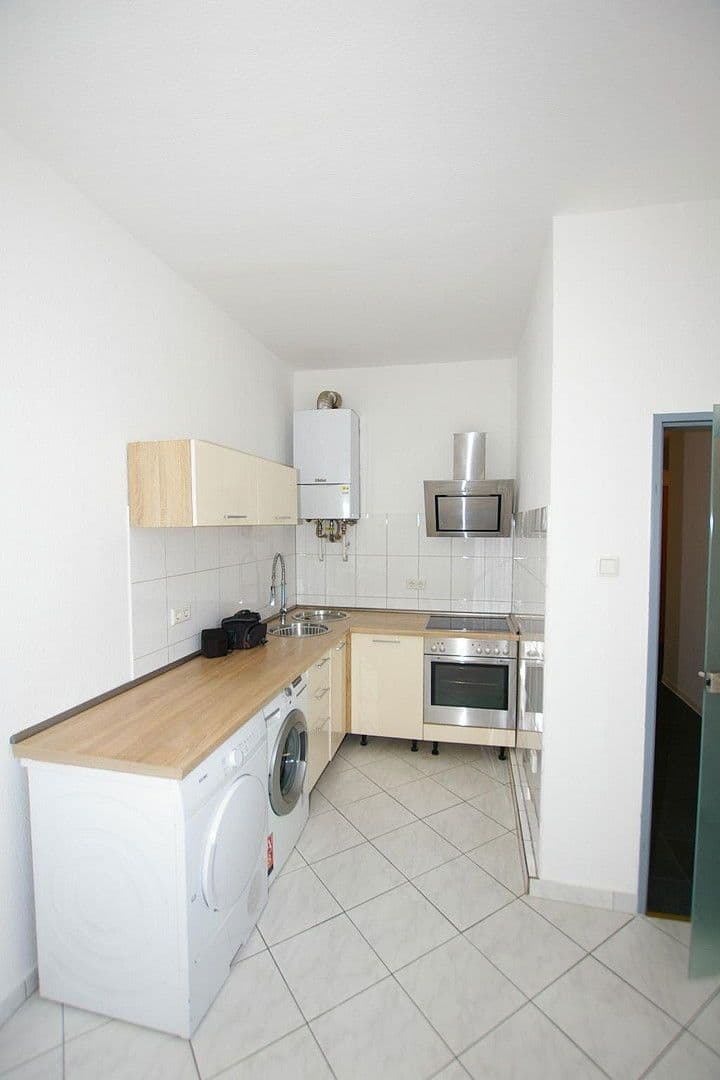 Pronájem bytu 2+1 62 m², Kopernikusstrasse 75, Düsseldorf, Severní Porýní-Vestfálsko Pronájem bytu 2+1 62 m², Kopernikusstrasse 75, Düsseldorf, Severní Porýní-Vestfálsko