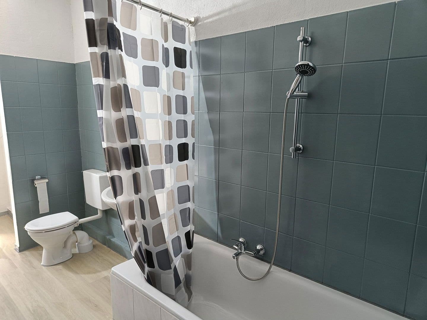 Pronájem bytu 2+kk 72 m², Ludwigshafen, Porýní-Falc Pronájem bytu 2+kk 72 m², Ludwigshafen, Porýní-Falc