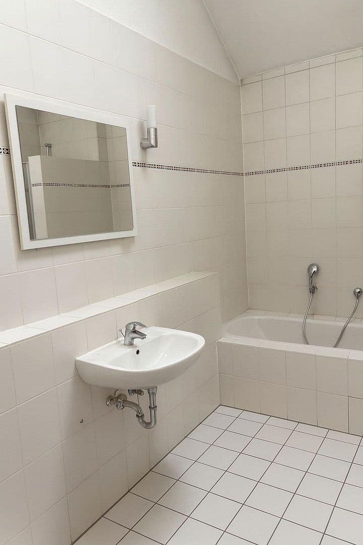 Pronájem bytu 3+1 150 m², Ludwigshafen am Rhein, Porýní-Falc Pronájem bytu 3+1 150 m², Ludwigshafen am Rhein, Porýní-Falc