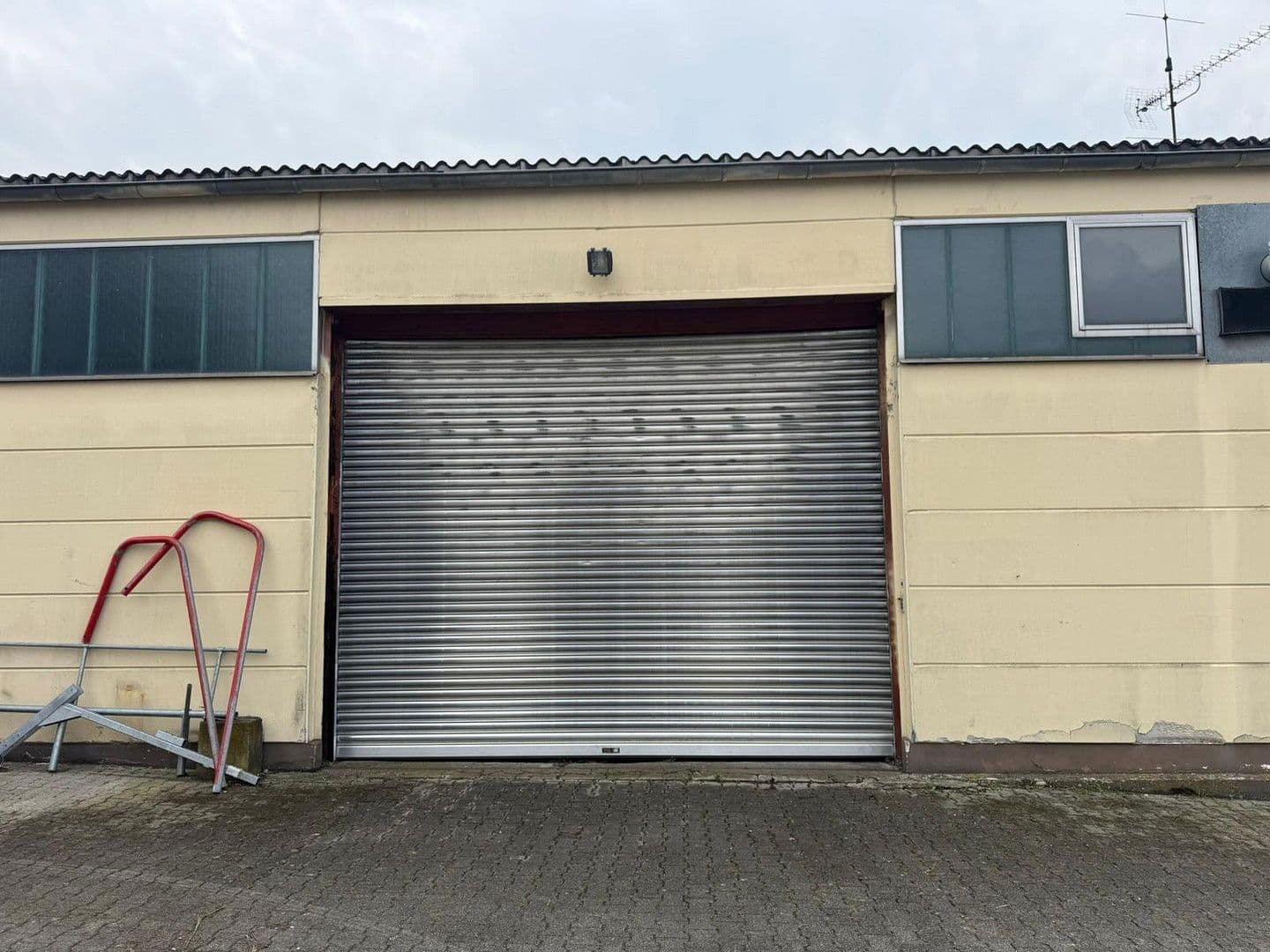 Pronájem nebytového prostoru 862 m², Ofterdingen, Bádensko-Württembersko Pronájem nebytového prostoru 862 m², Ofterdingen, Bádensko-Württembersko