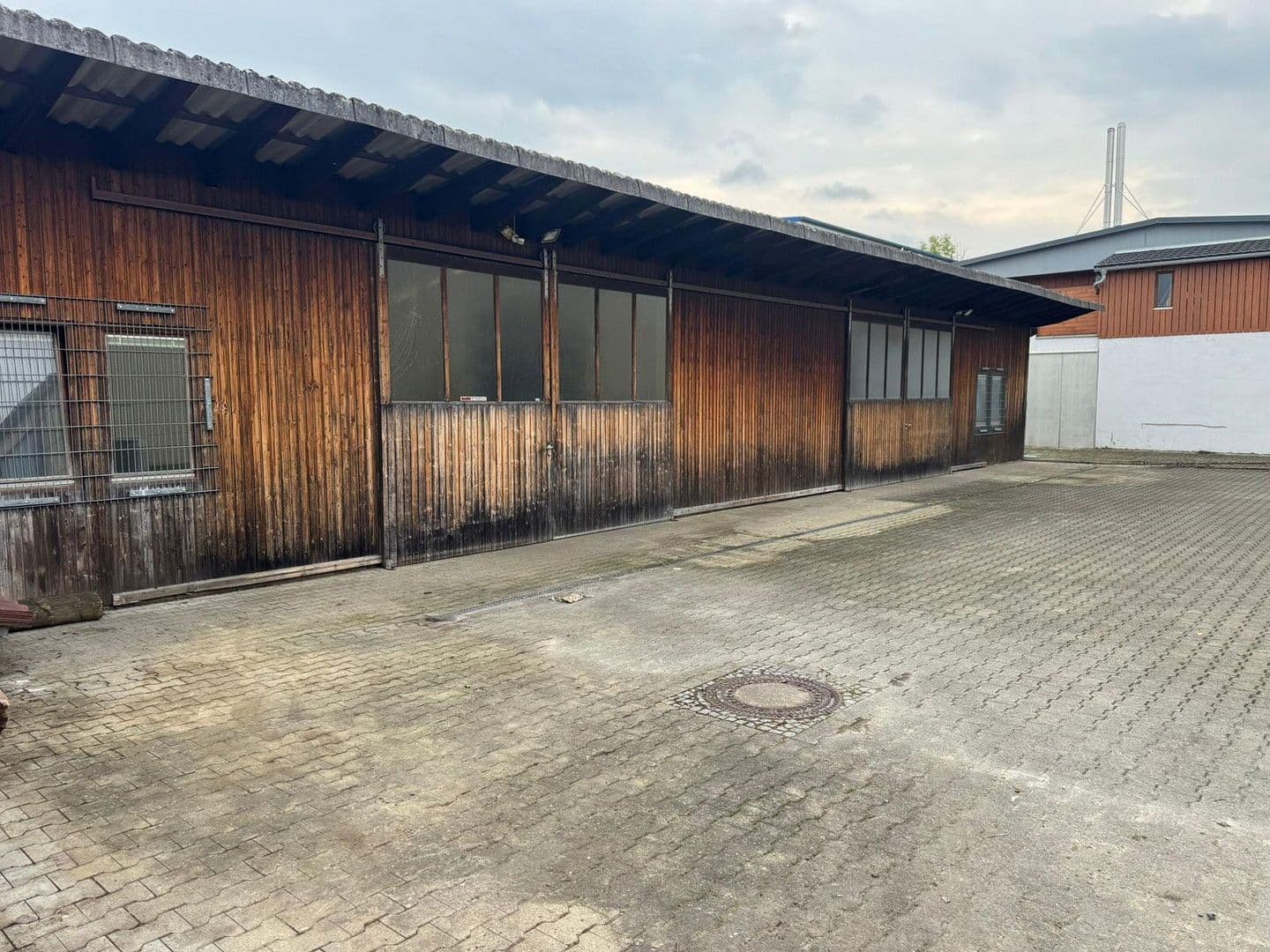 Pronájem nebytového prostoru 862 m², Ofterdingen, Bádensko-Württembersko Pronájem nebytového prostoru 862 m², Ofterdingen, Bádensko-Württembersko