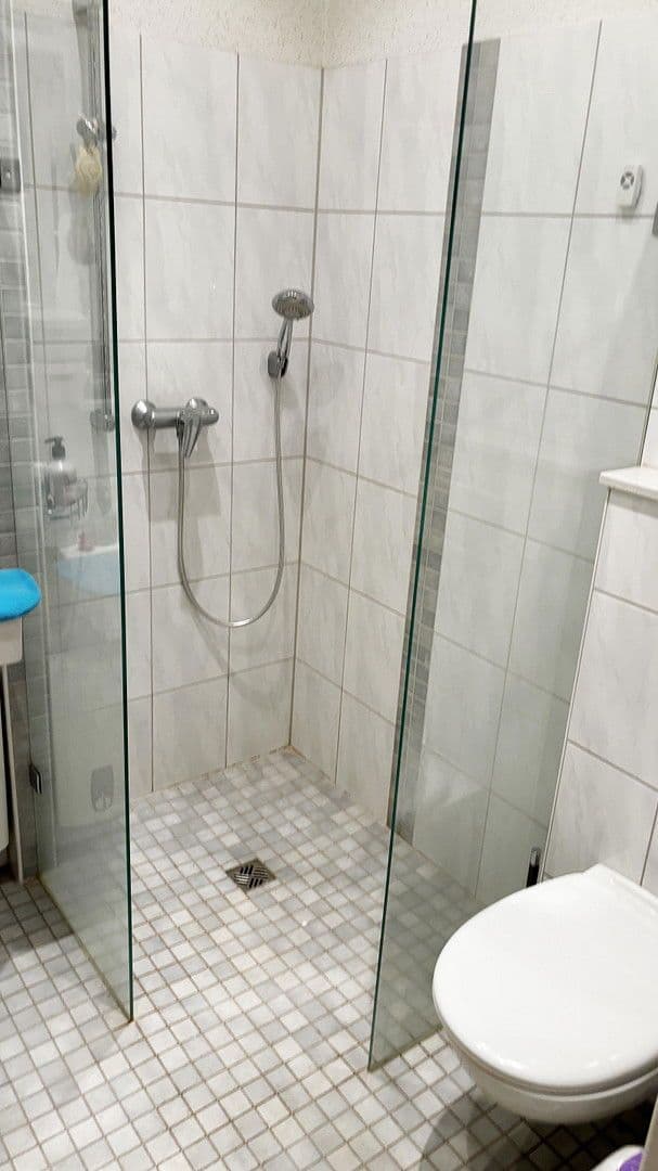 Pronájem bytu 3+kk 85 m², Nienburger Straße 2, Bremen, Bremen Pronájem bytu 3+kk 85 m², Nienburger Straße 2, Bremen, Bremen