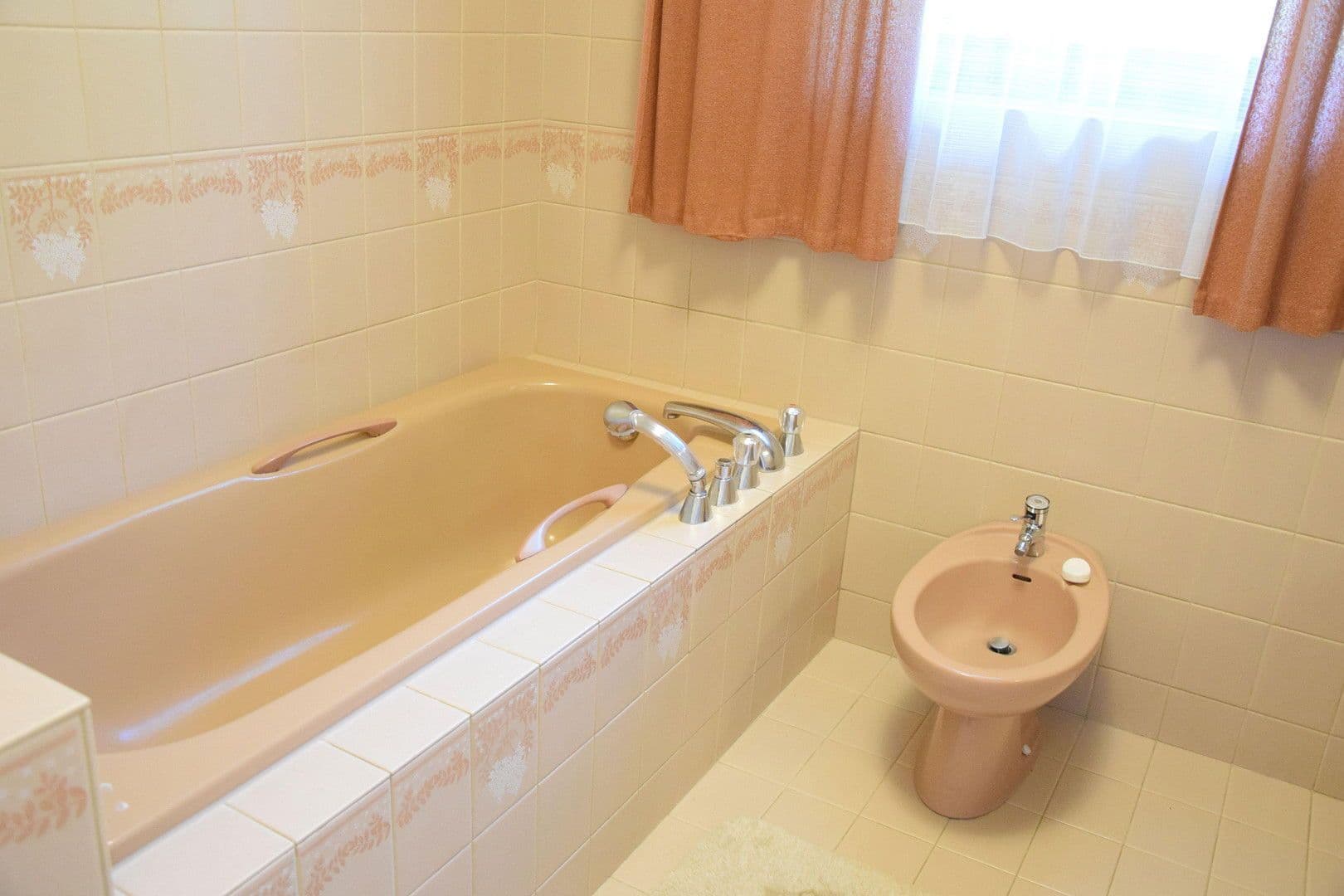 Prodej domu 250 m², pozemek 1.113 m², Niederwaldstraße 22, Eichgraben, Dolní Rakousko Prodej domu 250 m², pozemek 1.113 m², Niederwaldstraße 22, Eichgraben, Dolní Rakousko