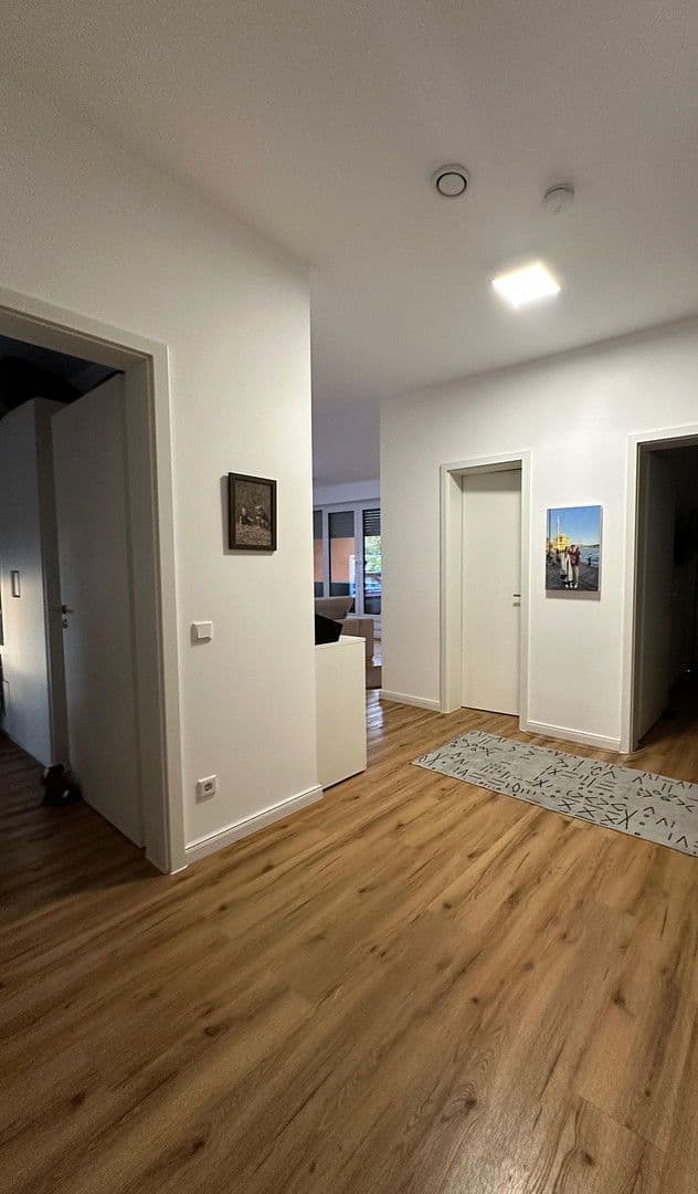 Pronájem bytu 4+1 132 m², Prinz-Ferdiand-Str. 144, Krefeld, Severní Porýní-Vestfálsko Pronájem bytu 4+1 132 m², Prinz-Ferdiand-Str. 144, Krefeld, Severní Porýní-Vestfálsko