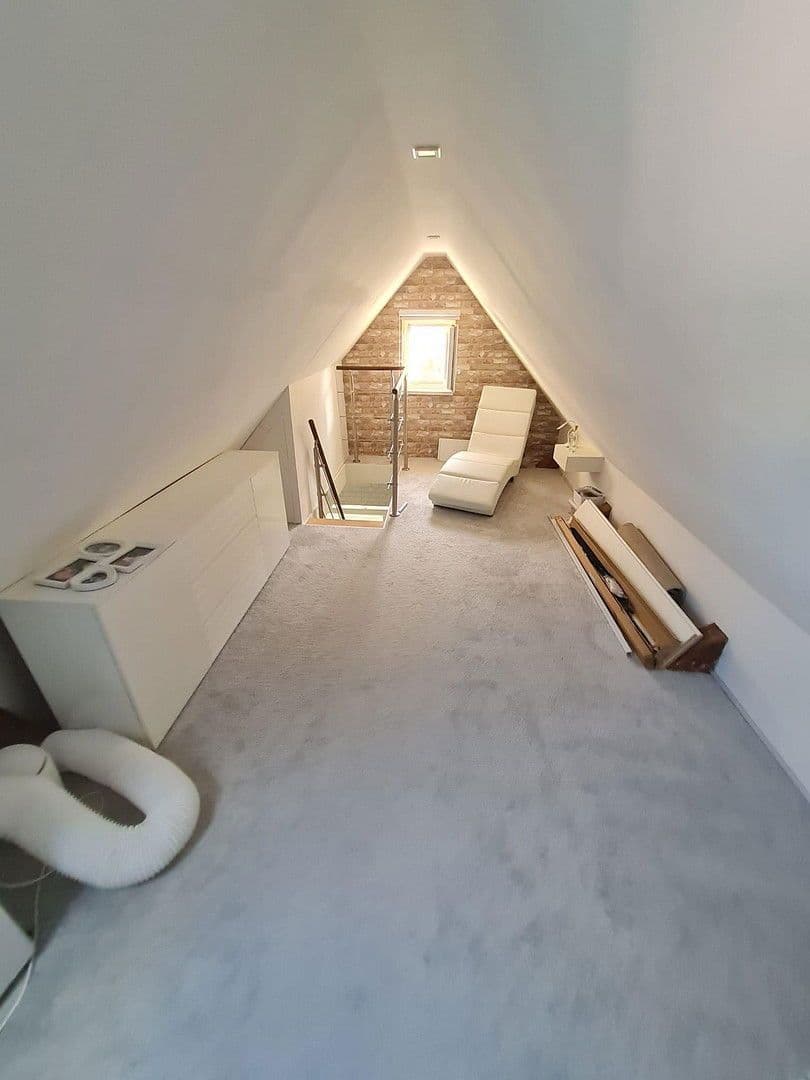 Prodej domu 185 m², pozemek 996 m², Kaiserslautern, Porýní-Falc Prodej domu 185 m², pozemek 996 m², Kaiserslautern, Porýní-Falc