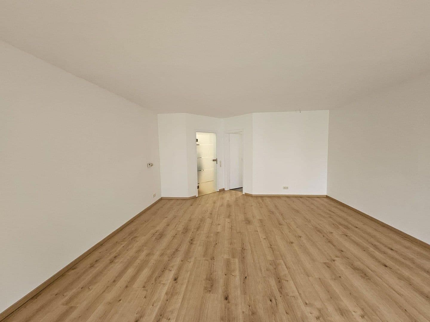 Pronájem bytu 3+1 92 m², Ampferweg 1, Göttingen, Dolní Sasko Pronájem bytu 3+1 92 m², Ampferweg 1, Göttingen, Dolní Sasko