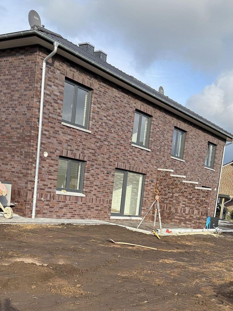 Pronájem domu 133 m², pozemek 449 m², Am Osterbruch 58a, Hammah, Dolní Sasko Pronájem domu 133 m², pozemek 449 m², Am Osterbruch 58a, Hammah, Dolní Sasko