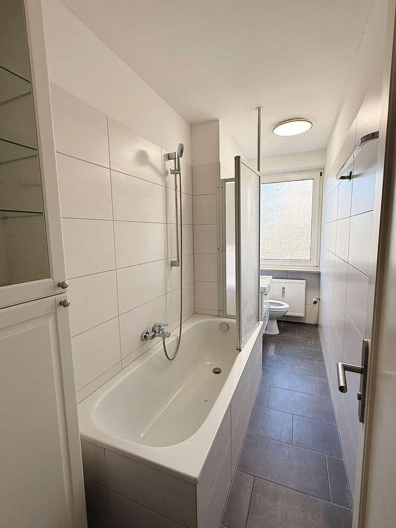 Pronájem bytu 4+1 89 m², Tristanstraße 3, Germering, Bavorsko Pronájem bytu 4+1 89 m², Tristanstraße 3, Germering, Bavorsko