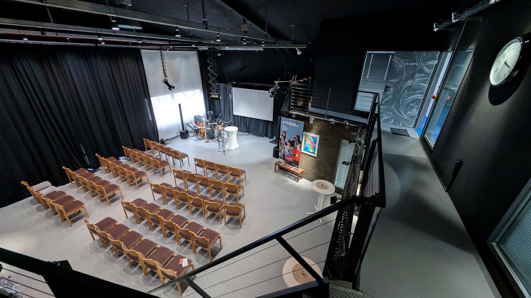 Prodej domu 330 m², pozemek 3.076 m², Daimlerstr. 14, Taunusstein, Hessen Prodej domu 330 m², pozemek 3.076 m², Daimlerstr. 14, Taunusstein, Hessen