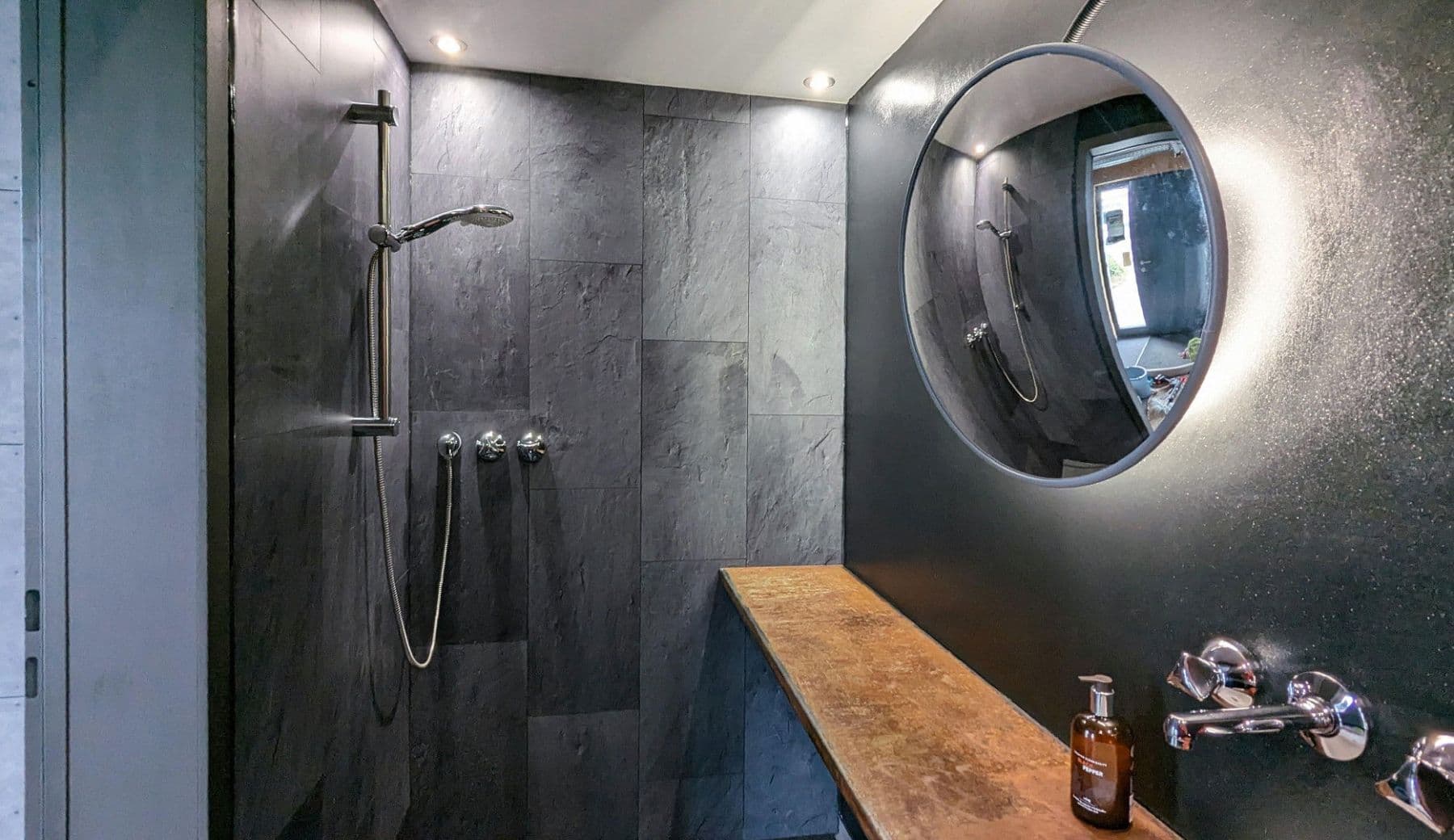 Prodej domu 330 m², pozemek 3.076 m², Daimlerstr. 14, Taunusstein, Hessen Prodej domu 330 m², pozemek 3.076 m², Daimlerstr. 14, Taunusstein, Hessen