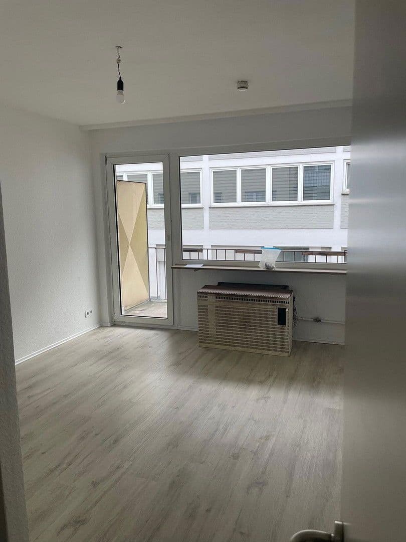 Pronájem bytu 2+1 45 m², Alsenstr. 47, Wuppertal, Severní Porýní-Vestfálsko Pronájem bytu 2+1 45 m², Alsenstr. 47, Wuppertal, Severní Porýní-Vestfálsko