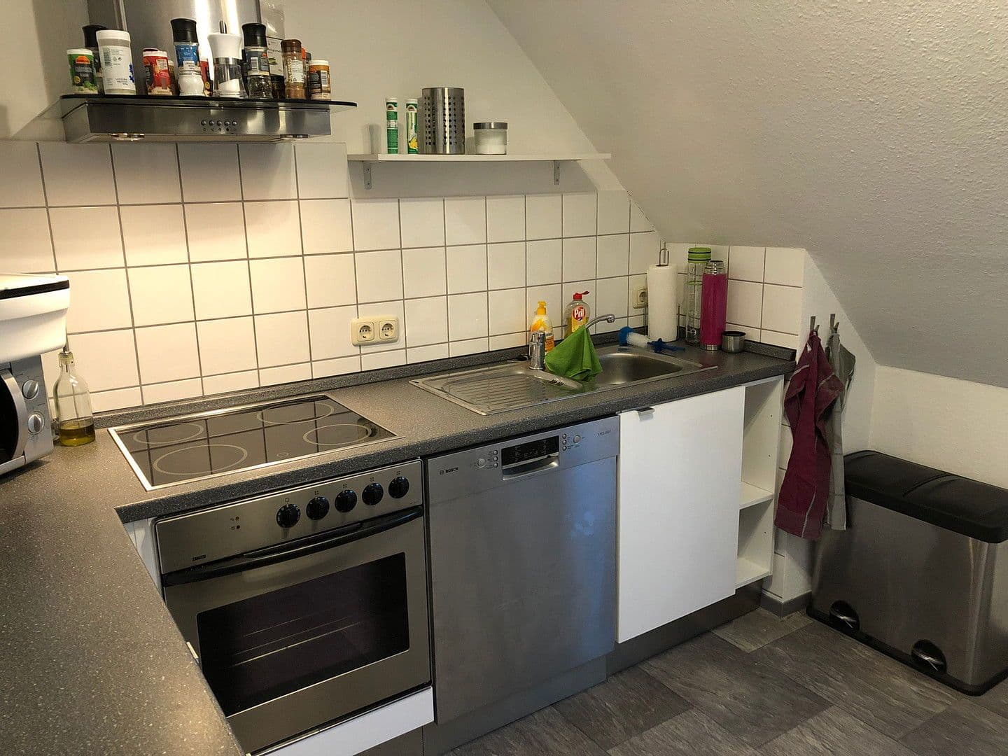 Pronájem bytu 3+1 82 m², Zitzenbachstrasse 47, Kreuztal, Severní Porýní-Vestfálsko Pronájem bytu 3+1 82 m², Zitzenbachstrasse 47, Kreuztal, Severní Porýní-Vestfálsko